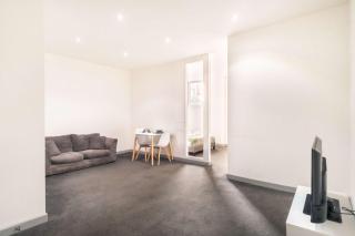 Spacious 1 Bed Central Blackburn Apartment - 0