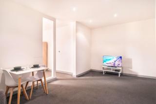 Spacious 1 Bed Central Blackburn Apartment - Blackburn - 3
