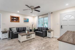 Cozy Modern Home-Renovated Retreat,Prime Location - Melbourne - 0