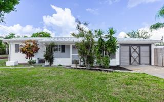 Cozy Modern Home-Renovated Retreat,Prime Location - Melbourne - 9