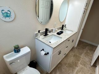 Cozy Modern Home-Renovated Retreat,Prime Location - 2