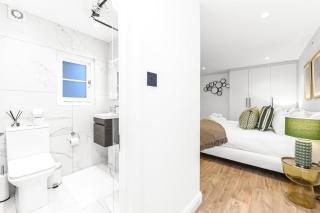 2BR Flat with Chic London Flair - 7