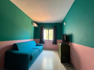 Chic & Cheerful - 2 Bedroom Apartment in Central St Julians - St Julian's - 2