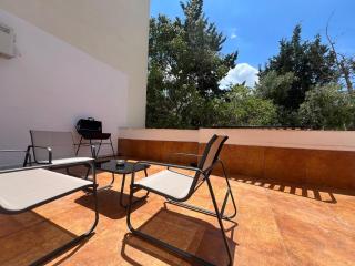 Chic & Cheerful - 2 Bedroom Apartment in Central St Julians - St Julian's - 8