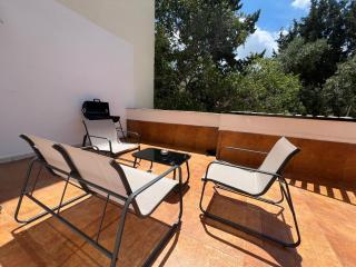 Chic & Cheerful - 2 Bedroom Apartment in Central St Julians - St Julian's - 7