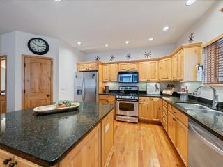 Elkhorn Townhome 1939 - 8