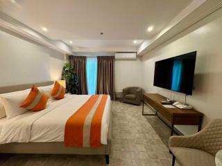 Sheryll Escapes - La Grande Phase 2, Grand Studio 516 with Balcony, Wifi & Netflix - Angeles - 0