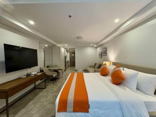 Sheryll Escapes - La Grande Phase 2, Grand Studio 516 with Balcony, Wifi & Netflix - Angeles - 9