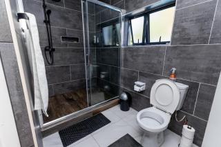 3bd home with Starlink WiFi , pool, near CBD & Airport - Joverega - 1