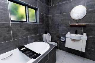 3bd home with Starlink WiFi , pool, near CBD & Airport - Joverega - 5