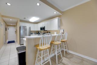 Steps to Beach Ocean City Getaway with Pool Access! - 2