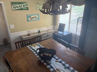 Peaceful & Cozy 3 bedroom Ranch-Home w/Fireplace - Hemet - 9