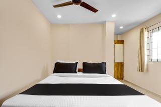 Hotel O M S Boarding and Lodging - 4