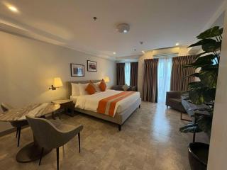 Sheryll Escapes - La Grande Phase 2, Grand Studio 524 with Balcony, Wifi & Netflix - Angeles - 0