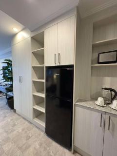 Sheryll Escapes - La Grande Phase 2, Grand Studio 524 with Balcony, Wifi & Netflix - Angeles - 7