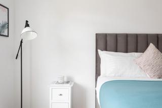 Top Floor, City Centre, Parking I Long Stay - Belfast - 9
