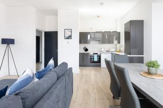 Top Floor, City Centre, Parking I Long Stay - Belfast - 5