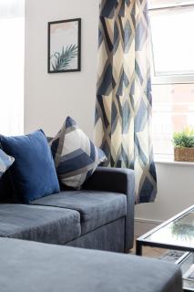 Top Floor, City Centre, Parking I Long Stay - Belfast - 1