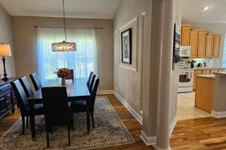 Beautiful 3-2 Family home w large lanai - 3