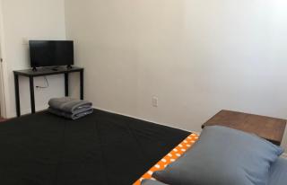 Large and private apartment in convenient area sleeps up to 5 people comfortably - Elizabeth - 7