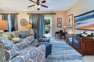 5113 Luxurious living at its finest close to the pool with private courtyard and BBQ - 9