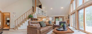 Fireplace Fire Pit Covered Porch & Resort Access - Hedgesville - 3