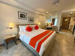 Sheryll Escapes - La Grande Phase 2, Grand Studio 625 with Balcony, Wifi & Netflix - Ángeles - 0