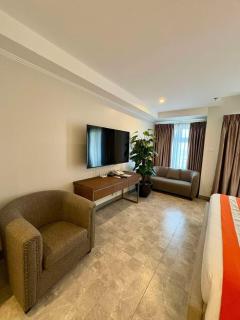 Sheryll Escapes - La Grande Phase 2, Grand Studio 625 with Balcony, Wifi & Netflix - Ángeles - 5