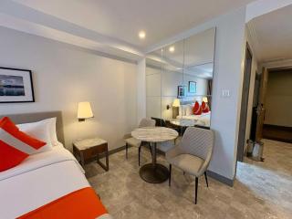 Sheryll Escapes - La Grande Phase 2, Grand Studio 625 with Balcony, Wifi & Netflix - Ángeles - 3