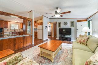 Near Kanawha River and ATV Trails Home with Deck! - - 8