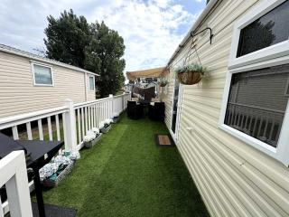 Bright Family Caravan with Deck & BBQ at Seawick Holiday Park, Clacton - 2