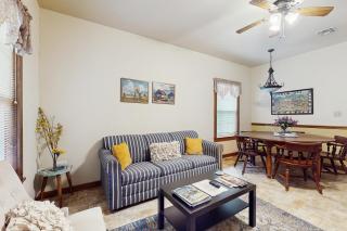 Sip & Stay - Fredericksburg - 4