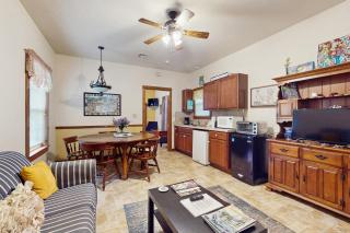 Sip & Stay - Fredericksburg - 3