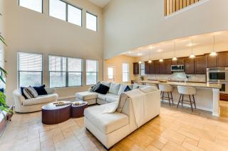 7 Mi to Lake Casa Blanca Laredo Family Home! - Laredo - 7