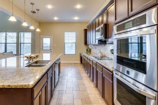7 Mi to Lake Casa Blanca Laredo Family Home! - Laredo - 4