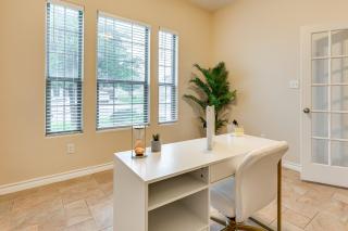 7 Mi to Lake Casa Blanca Laredo Family Home! - Laredo - 1
