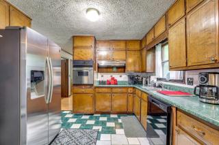 Group Getaway Spacious Home in Stone Mountain! - Stone Mountain - 1