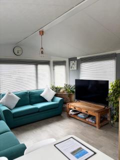 Modern Three Bedroom Lodge on Seven Bays Holiday Park near Padstow - Saint Merryn - 0