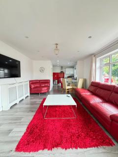 Inviting 2-Bed fully Furnished House-High Wycombe - High Wycombe - 8