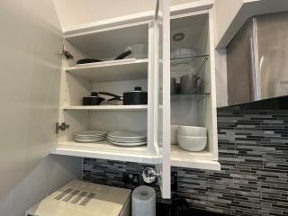Cute and Comfy Apartment - 5