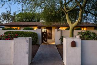 Spacious Home with Games Hot Tub and Backyard Fun - Scottsdale - 4