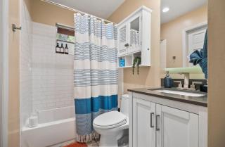 Spacious Home with Games Hot Tub and Backyard Fun - Scottsdale - 3