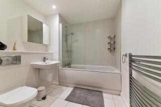 2 bed 2 bath Long term stay in Canary Wharf - Balcony - Free Wifi - 5