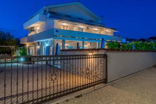 VILA SENTIO MARE-Apartments Livaić Željko - Pirovac - 0