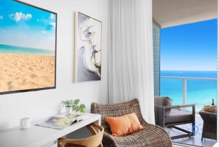 Rooftop Oceanview Balcony Beachfront Resort - Hollywood - 4