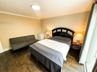 Entire Apartment near Downtown Montréal & Trudeau YUL Airport - Montréal - 9