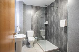 5 Star Ultra Luxury I Great Views I Underground Parking I Long Stay - Belfast - 8