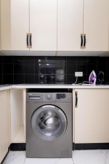 3bd home with Starlink WiFi , pool, near CBD & Airport - Joverega - 7