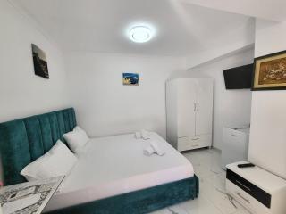 Hidden Garden Escape - Saranda - 7