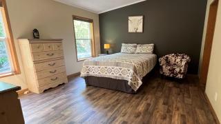 Acorn Acres Cabins Whitetail Run Cottage - Logan - 4